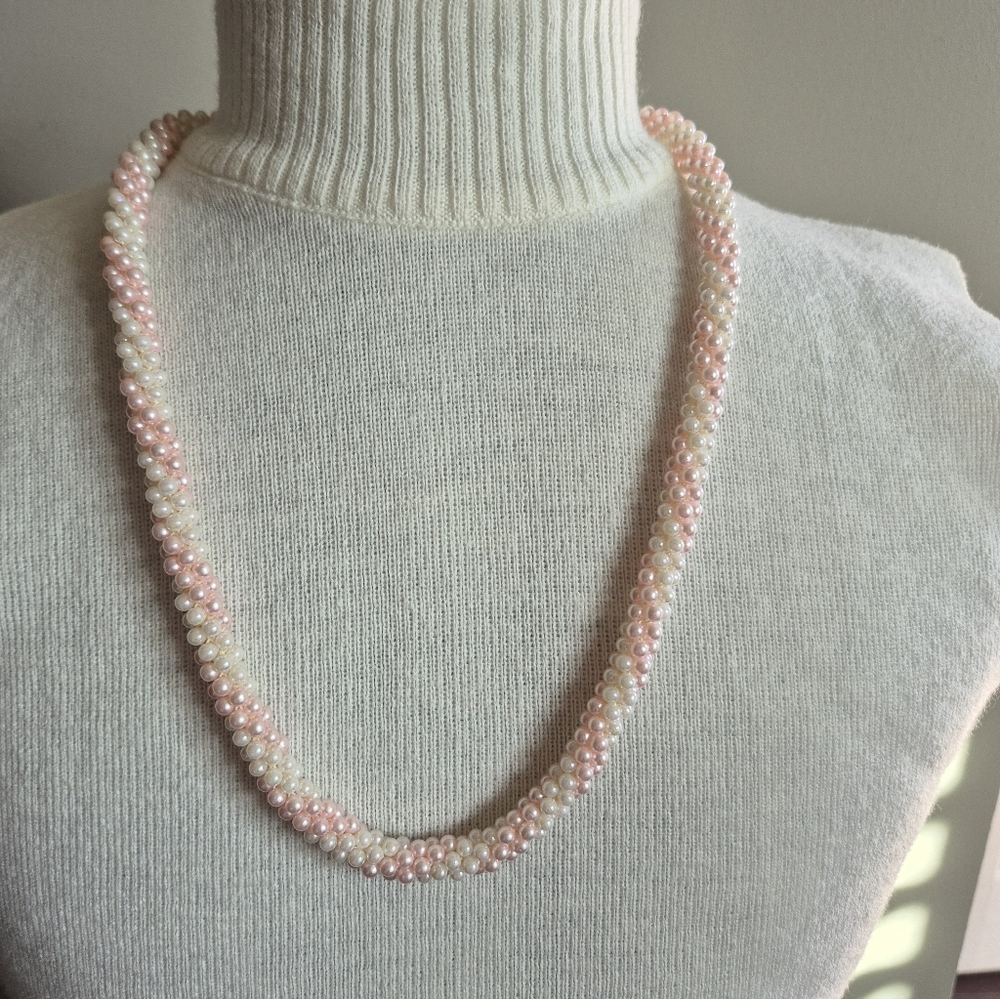 Elegant Pink and White Beaded Necklace